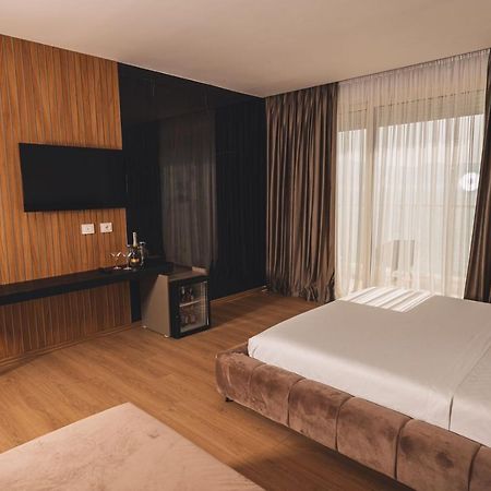 Grand Mirage Hotel Vlore Exterior photo