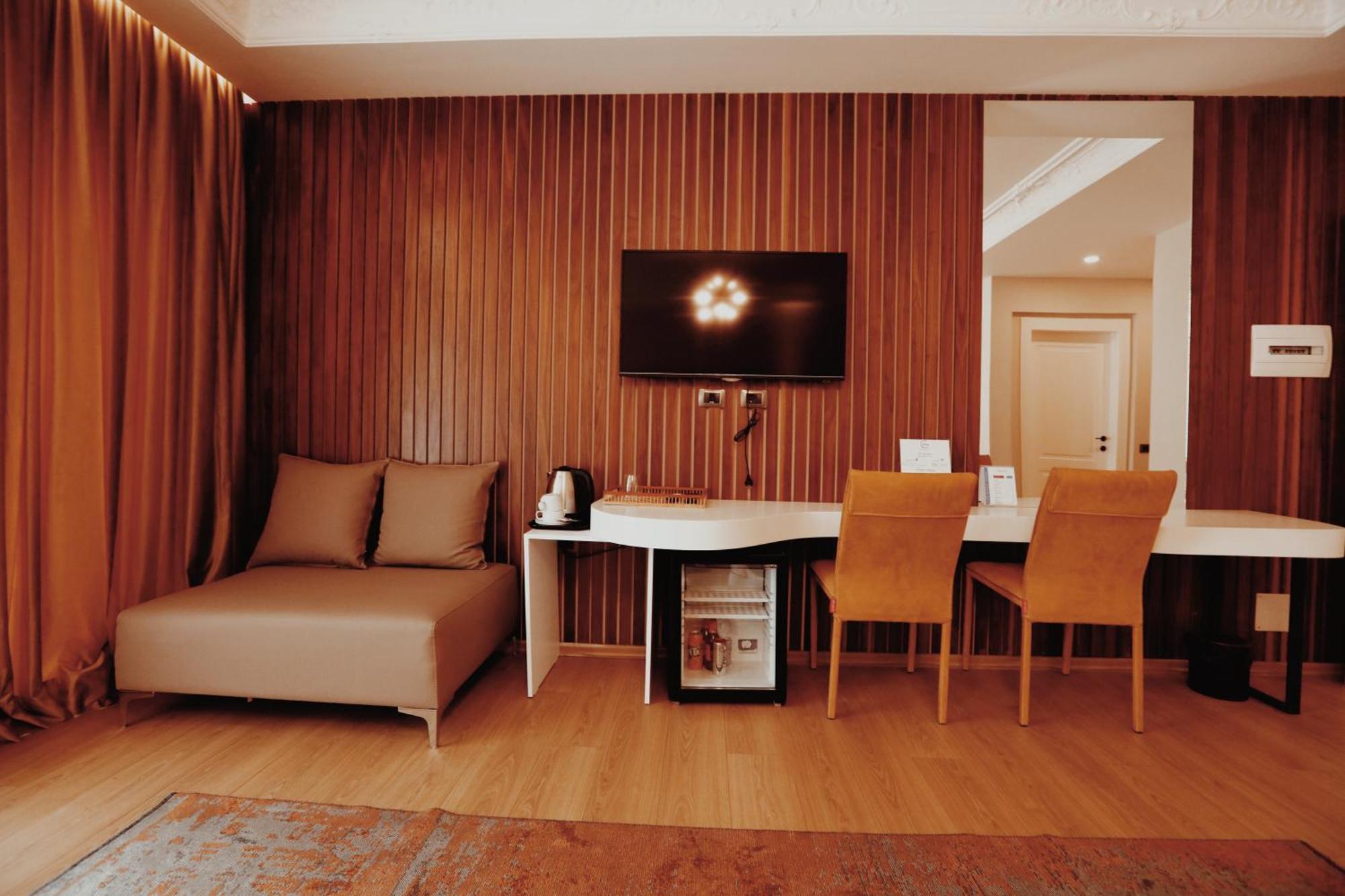 Grand Mirage Hotel Vlore Exterior photo